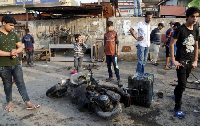 В столице Ирака Багдаде 28 февраля на рынке в населенном преимущественно шиитами районе взорвались две бомбы. 