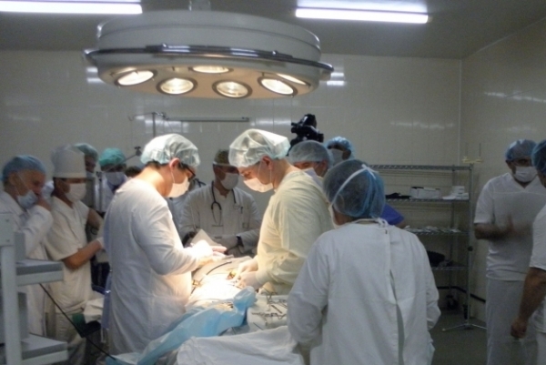 Впервые в Украине проведена операция по трансплантации легких от живого донора. 