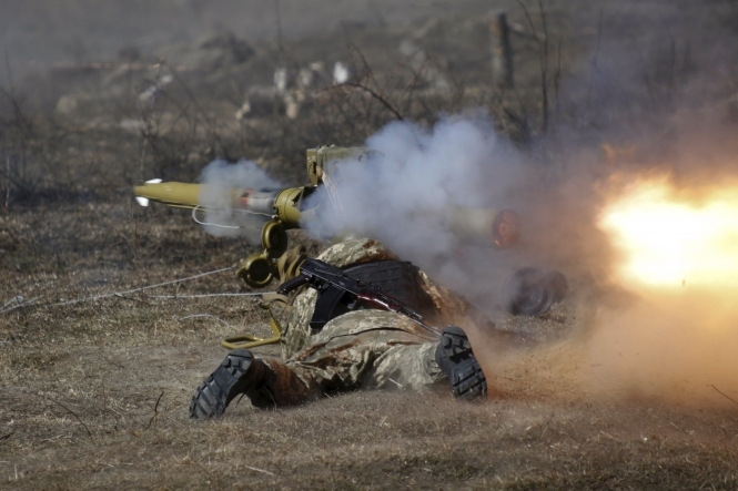 В четверг пророссийские незаконные вооруженные формирования 8 раз открывали огонь по украинским воинам. 