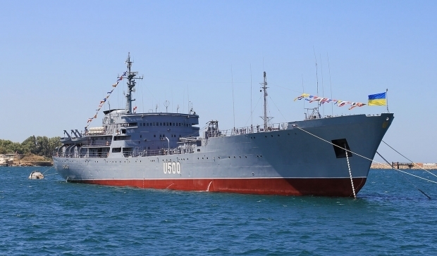 На поисково-спасательном судне "Донбасс" Военно-морских сил Украины произошло возгорание. 