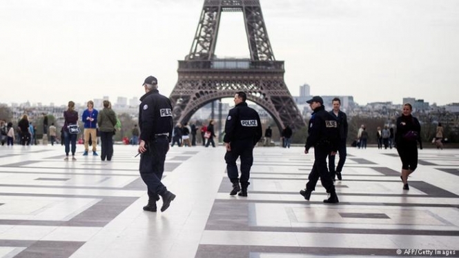 Власть Парижа создала службу борьбы с асоциальным поведением горожан и туристов. 