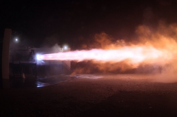 Компания Space X провела первые испытания ракетного двигателя Raptor, который планируется использовать для экспедиции на Марс уже до 2024 года. 