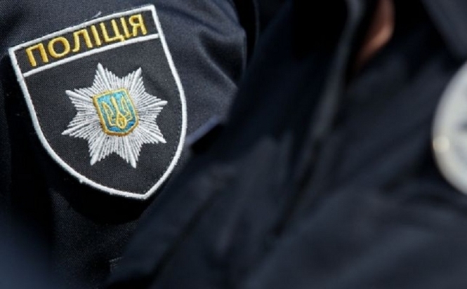 В Червонограде Львовской области правоохранители применили оружие, чтобы остановить автомобиль, который угнали двое несовершеннолетних. 