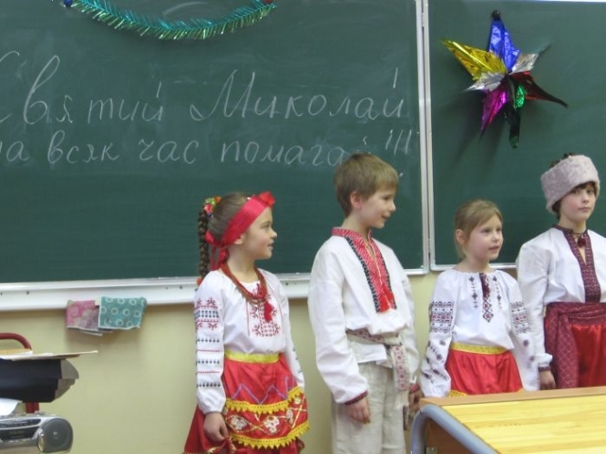 Министерство образования и науки пересмотрит учебные планы для школ с языками нацменьшинств и увеличит объем изучения украинского языка. 