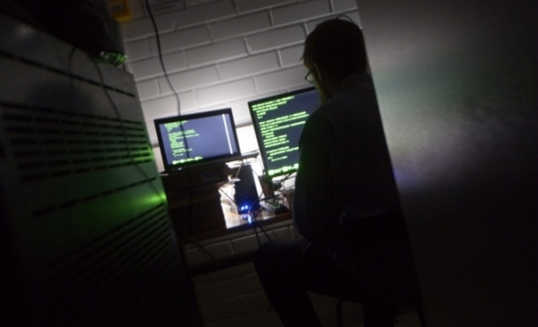 Правоохранители 30 стран завершили международную операцию по ликвидации киберсети Avalanche, которая ежедневно инфицировала по всему миру до полумиллиона компьютеров. 
