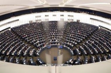 Безвизовый режим: ЕП 15 декабря проголосует за механизм приостановления – журналист  