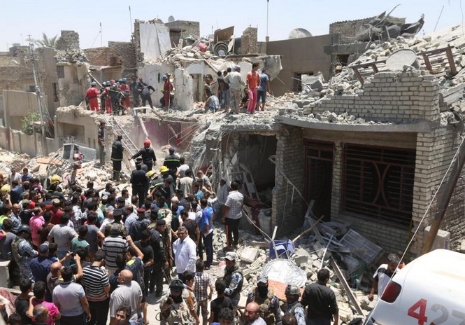 В центре Багдада, столице Ирака, прогремел взрыв в результате которого погибли 18 человек. 