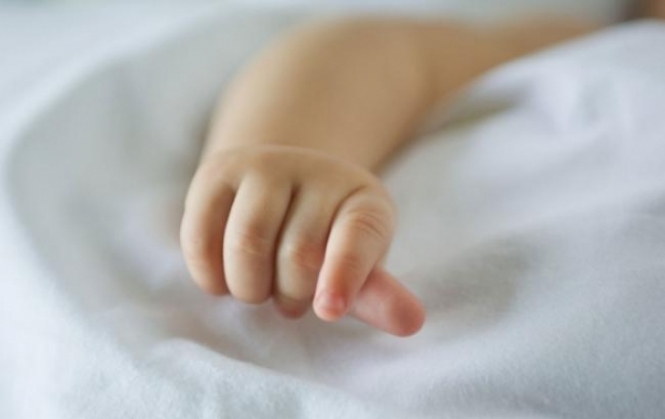 В Винницкой области мертвого младенца обнаружили в мусорном баке в одном из магазинов. 