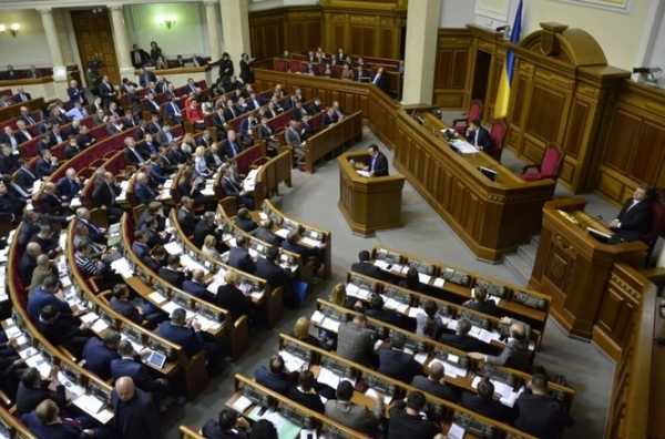 В 2017 году на финансирование политических партий в Украине планируется выделить из бюджета 442,4 миллиона гривен. В тройку лидеров на получение средств стали "Народный фронт", БПП и "Самопомощь". 