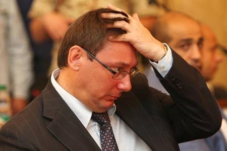 Генеральный прокурор Юрий Луценко раскритиковал работу Службы безопасности Украины за остановку работы всех коньячных заводов. 