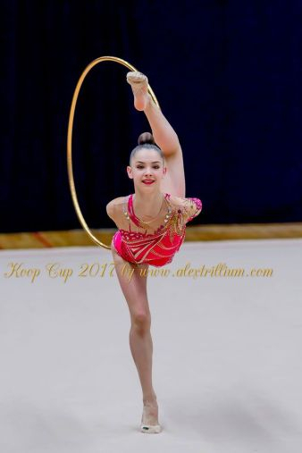 Украинка Александра Яремчук блестяще завершила выступления на традиционном юниорском турнире по художественной гимнастике Koop Cup в Канаде. 