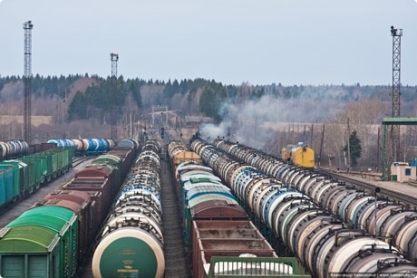 Укрзализныця запретила перевозку всех грузов и порожних вагонов, в том числе транзит по территории Украины для ряда компаний-владельцев с РФ. 