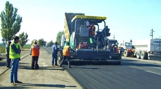 Кабинет министров Украины утвердил выделение дополнительных 800 млн гривен на ремонт дорог. 