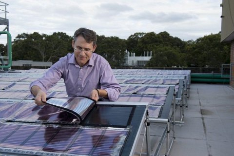 В Австралии исследователи Университета Ньюкасла создали солнечные панели, которые стоят в 30 раз дешевле, чем аналогичные устройства от Tesla. 
