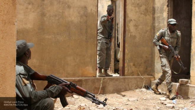 На северо-западе Африки, в Мали совершено нападение на курортный комплекс "Ле Кампеман Кангаба". По меньшей мере два человека погибли. 