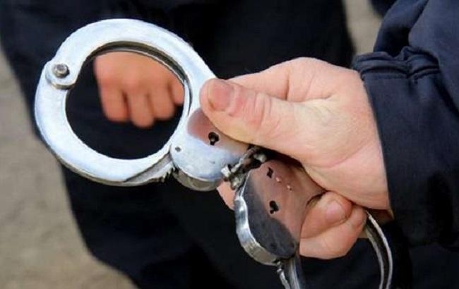 Прокуратура Волынской области задержала на взятке в 1000 долларов начальника сектора криминальной полиции области. Об этом сообщает пресс-служба прокуратуры области. 