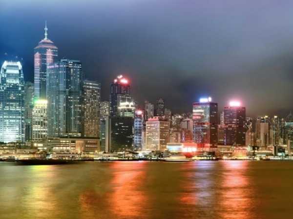 Международное агентство S&P Global Ratings понизило долгосрочный кредитный рейтинг Гонконга до "AA +" с "AAA" со стабильным прогнозом. 