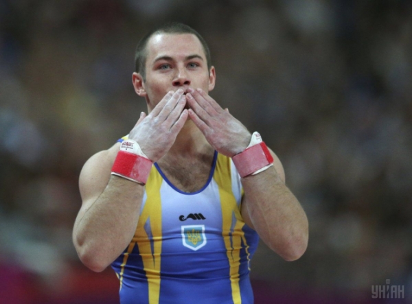 Украинский гимнаст Игорь Радивилов взял "серебро" чемпионата мира в опорном прыжке. 