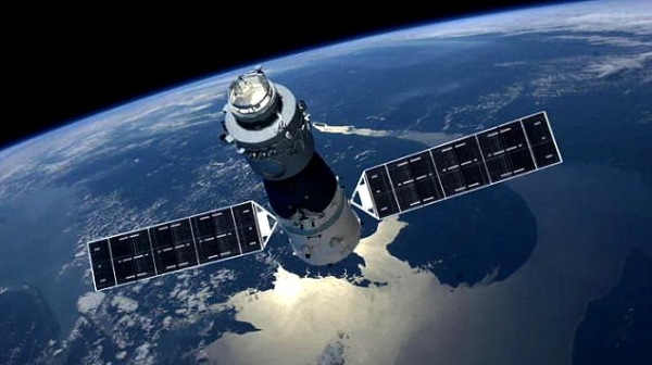 Китайская космическая станция "Небесный дворец" бесконтрольно падает на Землю и скорость падения возрастает. 