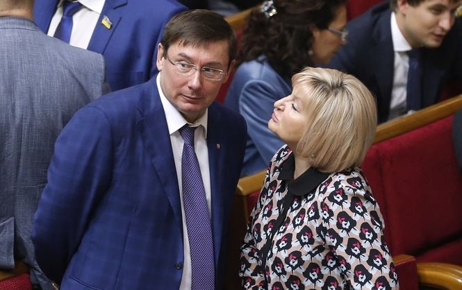 Генпрокурор Юрий Луценко заявляет, что бывший первый заместитель генпрокурора Ренат Кузьмин написал заявление в НАБУ из-за паркоместа его сына. 
