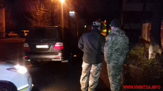 В ночь на пятницу, 29 декабря, в Виннице патрульные остановили водителя автомобиля Toyota Land Cruiser, который нарушал правила дорожного движения. У него заметили явные признаки алкогольного опьянения. 