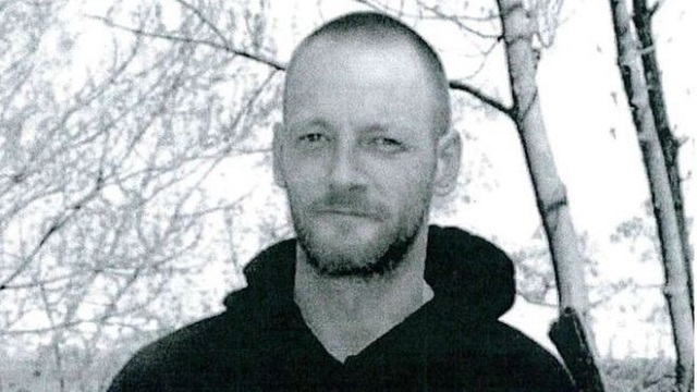 33-летнего латыша Микуса Альпса, который воевал в Украине в составе 8-го отдельного батальона УДА, нашли 12 января мертвым на острове Гернси (Великобритания). 