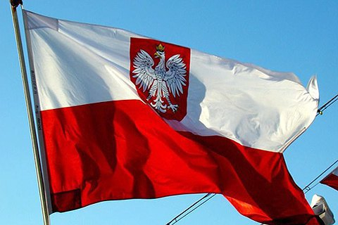 Новый глава МИД Польши Яцек Чапутович заявил, что в его ведомстве намечаются серьезные кадровые перестановки. В частности будет уволено всех сотрудников с дипломами российских вузов 