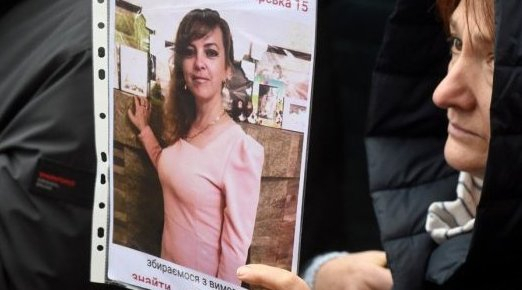 Министерство внутренних дел Украины обнародовало кадры с уличных камер наблюдения, на которых зафиксирована юрист Ирина Ноздровская по дороге из центра Киева домой в день убийства 29 декабря. 