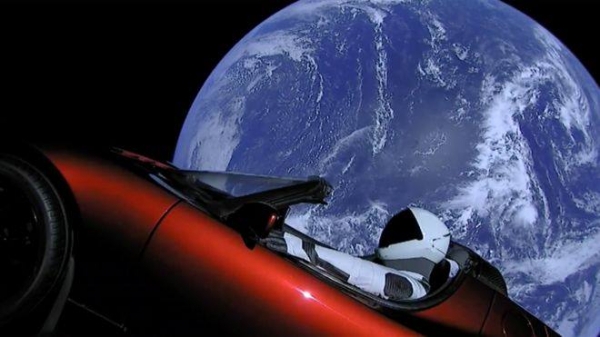 Автомобиль Tesla Roadster, который был запущен в космос компанией SpaceX, внесен в базу космических объектов Солнечной системы лаборатории реактивного движения NASA 