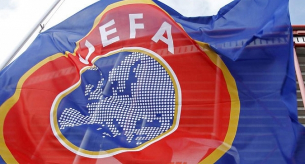 УЕФА решила открыть дело на "Рому" из-за незаконного вывешивания запрещенного флага "ДНР" после расследования дисциплинарным инспектором 