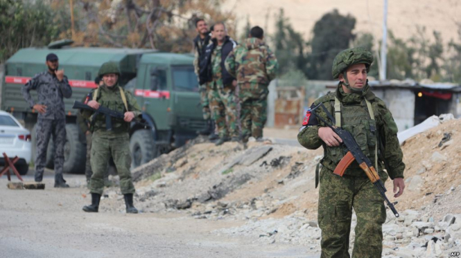 В Сирии в результате обстрела со стороны боевиков погибли четверо российских военнослужащих. 