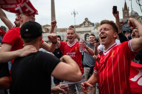Одно из самых авторитетных изданий британского города Ливерпуль "Liverpool Echo" опубликовало материал об инициативе киевлян относительно бесплатного расселения английских болельщиков на время проведения финала Лиги Чемпионов в Киеве 26 мая 2018 года. 