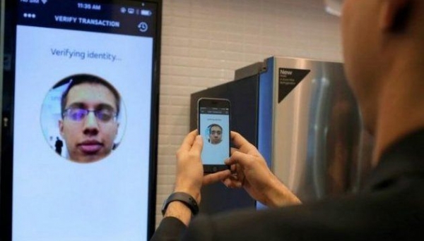 В Пекине на кассах супермаркетов начали тестирование технологии распознавания лица. 