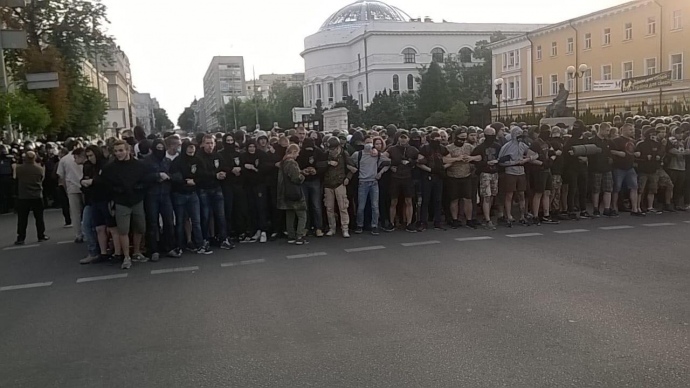 В Киеве произошло два столкновения между правоохранителями и представителями националистической организации С14. 