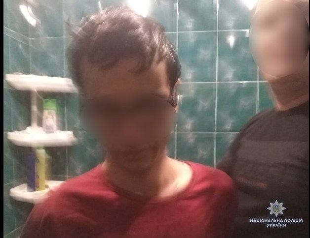 В Кривом Роге полиция разоблачила семейную пару, которая эксплуатировала 4-летнюю дочь для порнографических материалов. 