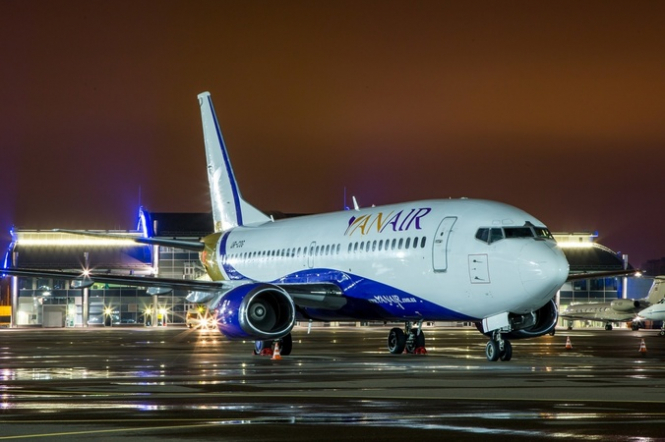 В Киеве в аэропорту имени Сикорского ("Жуляны") авиакомпания YanАir задержала самолеты в Грузии на 14 часов. 