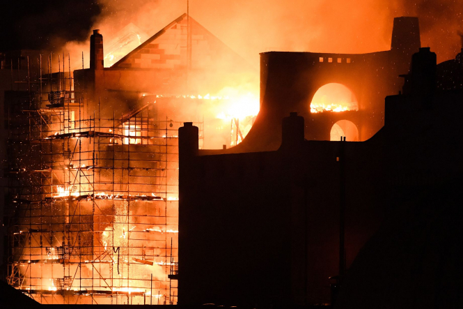 15 июня в Глазго загорелась местная Школа искусств, расположенная в историческом здании, которое реконструировали после пожара 2014 года. 