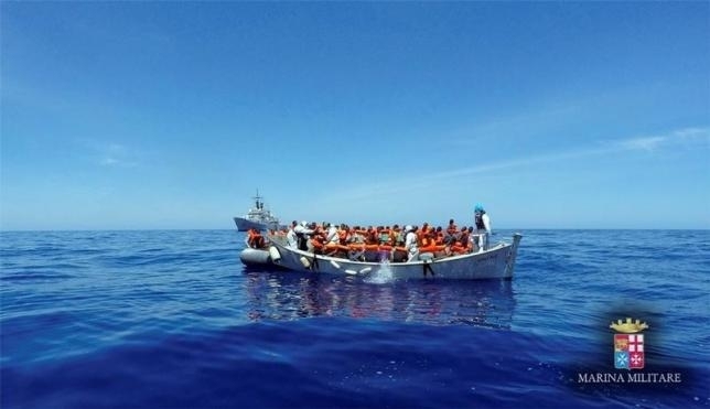 У берегов района Демре в турецкой провинции Анталия затонул катер с беженцами, в результате чего погибли девять человек. 