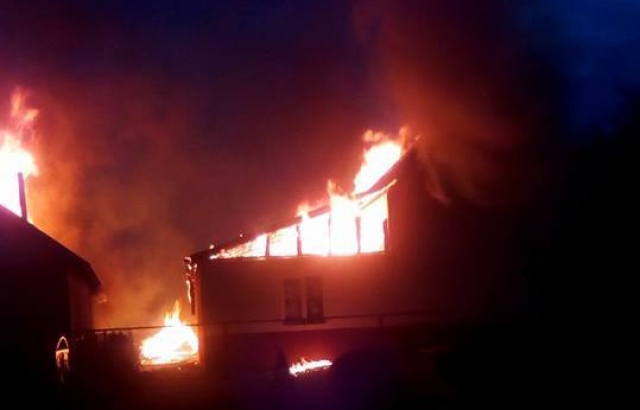 В поселке Большая Добронь вблизи Ужгорода сгорел цыганский детский сад. По информации спасателей, в результате пожара никто не пострадал. 