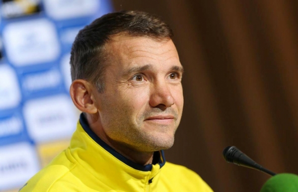 Исполкомом Федерации футбола Украины на заседании в Одессе принял решение продлить соглашение с нынешним главным тренером национальной сборной Украины Андреем Шевченко. 