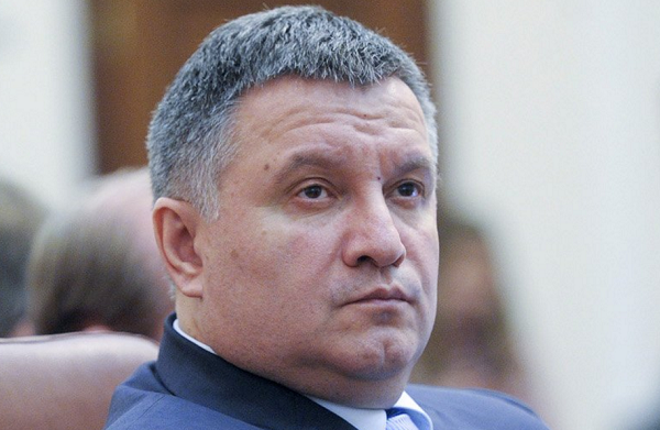 Зарплата министра внутренних дел Арсена Авакова за июнь составила 43200 гривен. Кроме того, он получил премию - 38 127 гривен. 