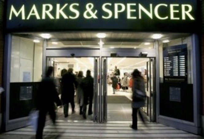 Сеть магазинов одежды Marks & Spencer закрывает свои магазины и постепенно переходит в формат работы онлайн-ритейлера. 