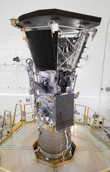 Американское космическое агентство NASA 11 августа мало запустить автоматический зонд Parker Solar Probe, который будет изучать Солнце с рекордно близкого расстояния. Однако при подготовке запуска возникли проблемы с настройкой передачи данных на Землю. Запуск перенесли на 12 августа. 