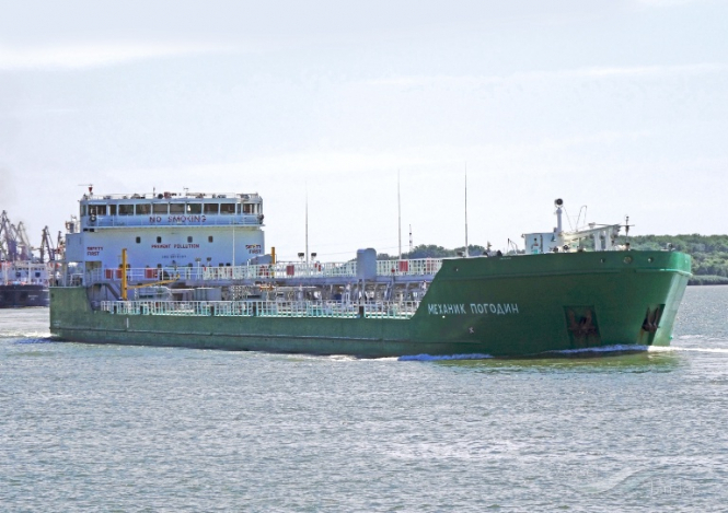Служба безопасности Украины и Государственная пограничная служба не имеют претензий к морякам судна "Механик Погодин", задержанному в Херсоне 10 августа. 