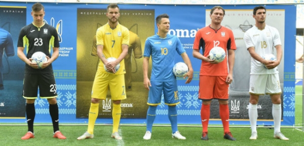 УЕФА официально разрешил нанести на форму сборной Украины надпись "Слава Украине". 