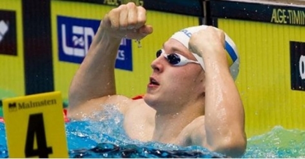 Украинский пловец Андрей Говоров завоевал золотую медаль на дистанции 50 метров баттерфляем на этапе Кубка мира в Дохе (Катар). 