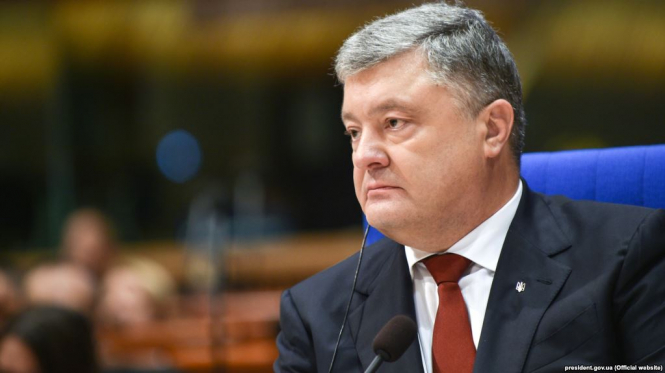 Городской совет Вероны лишила президента Украины Петра Порошенко звание почетного гражданина города. 