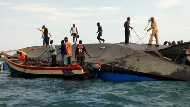 
В Танзании, государстве на востоке Африки, более 40 пассажиров парома погибли. 
