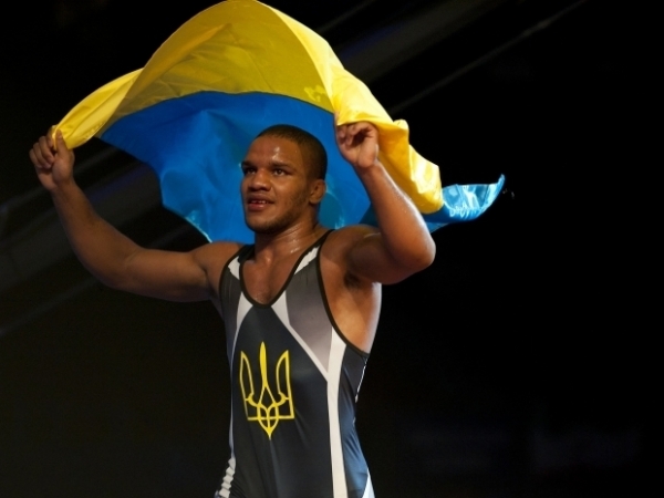 Украинский спортсмен Жан Беленюк стал вице-чемпионом мирового первенства по борьбе, которая проходит в Будапеште. 