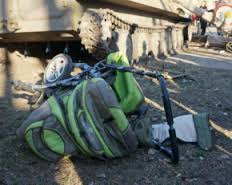 В Донецкой области под колесами БМД погибла 8-летняя девочка